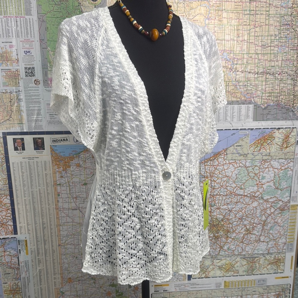 Press Lacy Knit Women's Short-Sleeved Gathered-Waist Button Vest